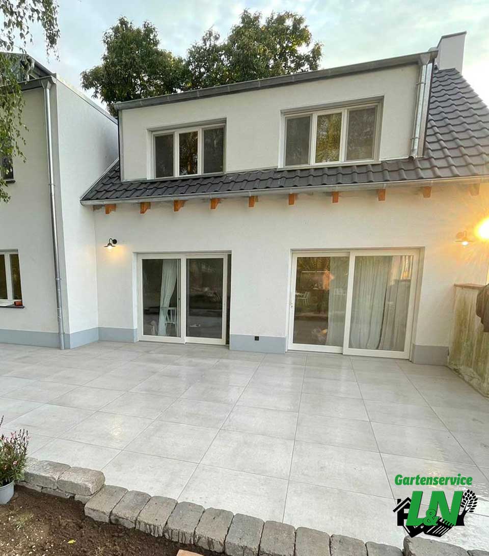 garten-bodenplatten-terrassenbau-haus